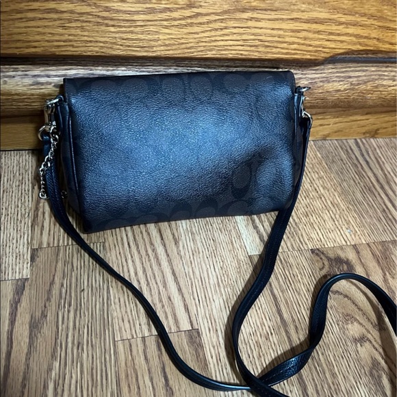 Coach - Picture 2 of 9